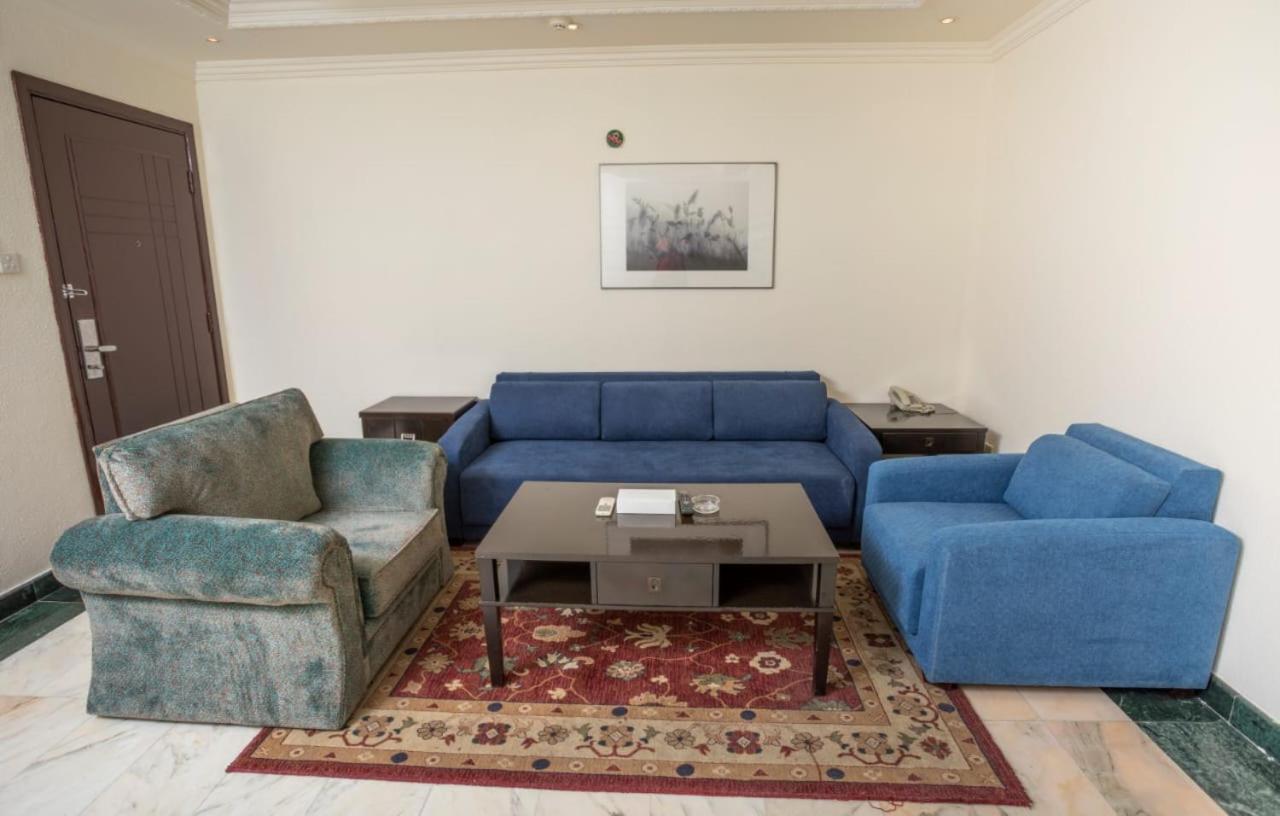 Delmon Hotel Suites DDjeddah Extérieur photo