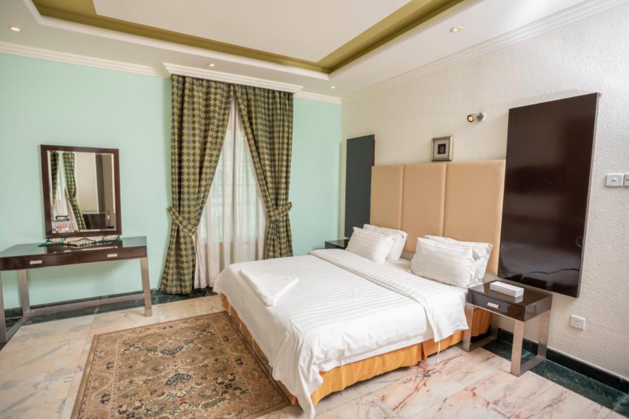 Delmon Hotel Suites DDjeddah Extérieur photo