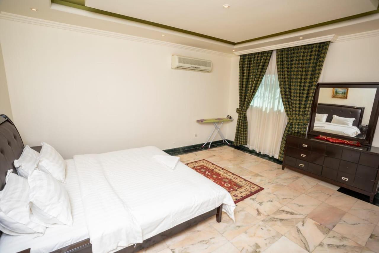 Delmon Hotel Suites DDjeddah Extérieur photo