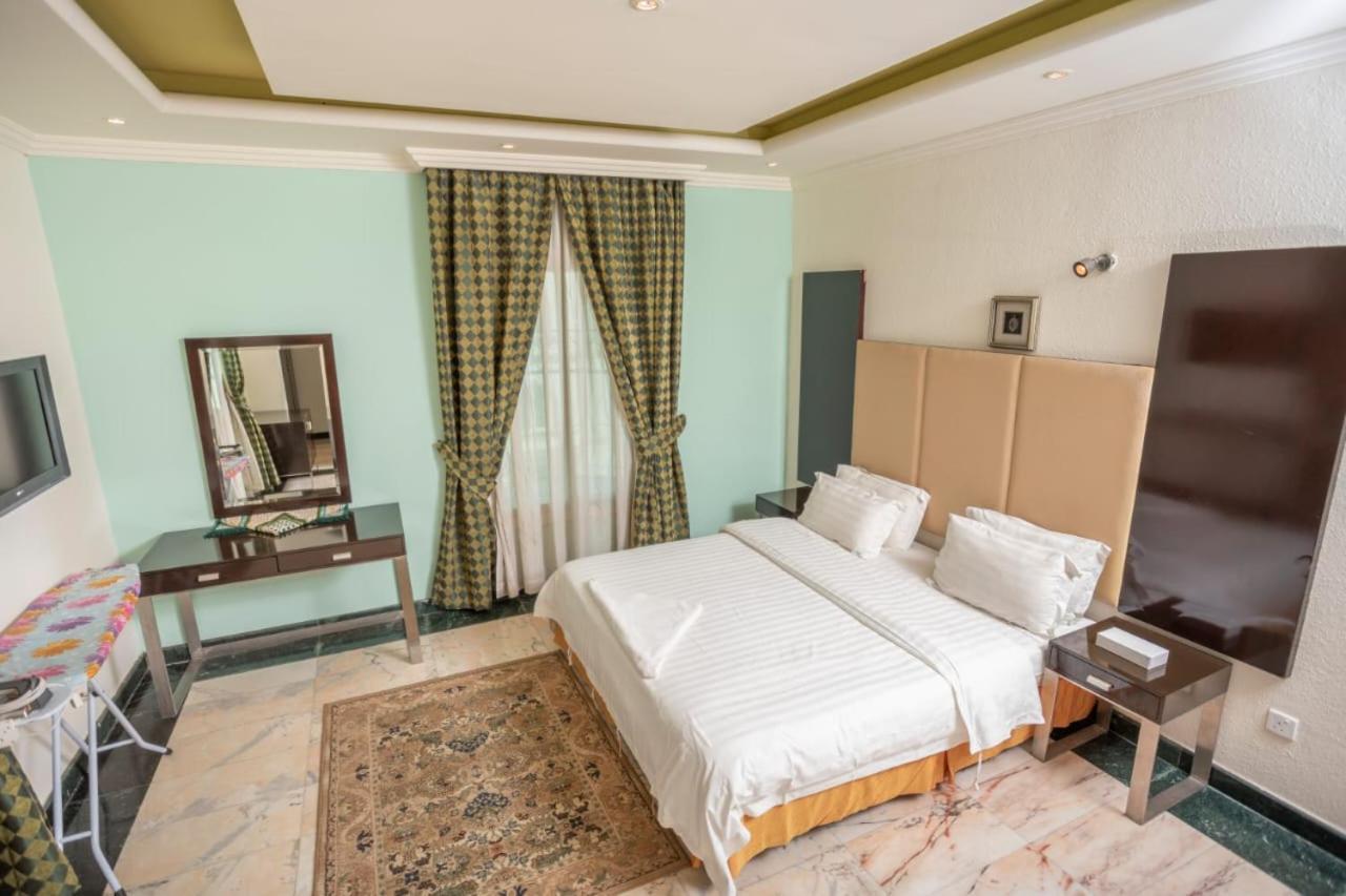 Delmon Hotel Suites DDjeddah Extérieur photo