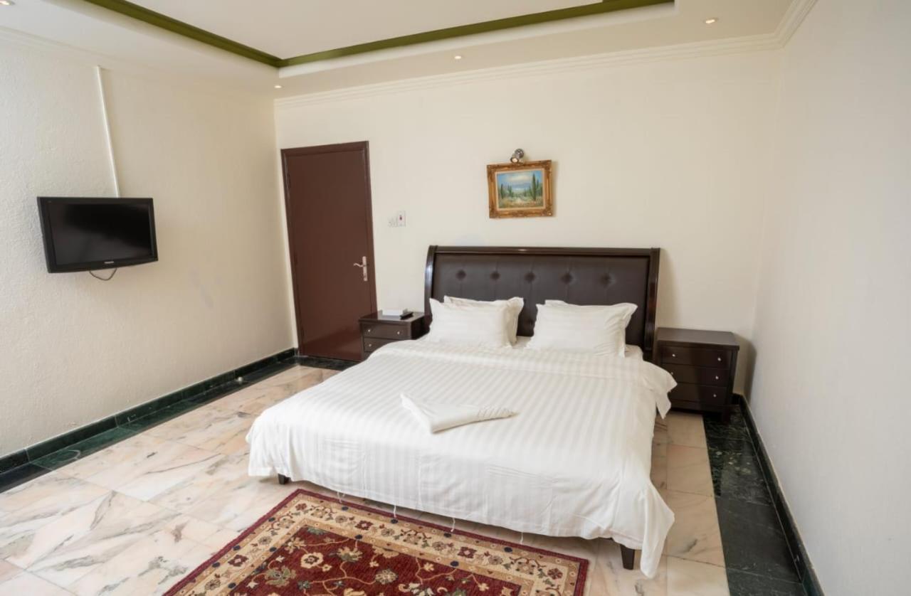 Delmon Hotel Suites DDjeddah Extérieur photo