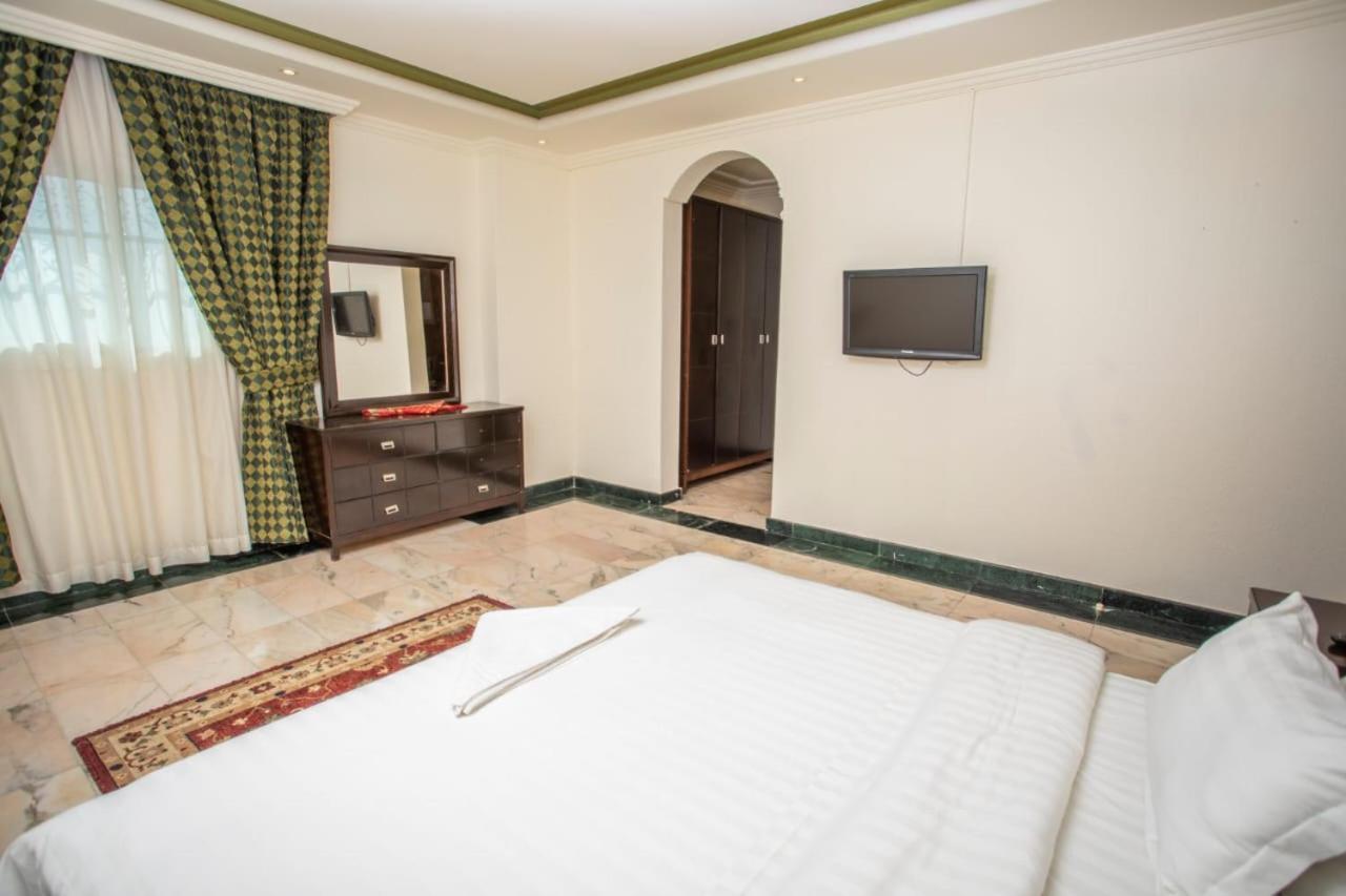 Delmon Hotel Suites DDjeddah Extérieur photo