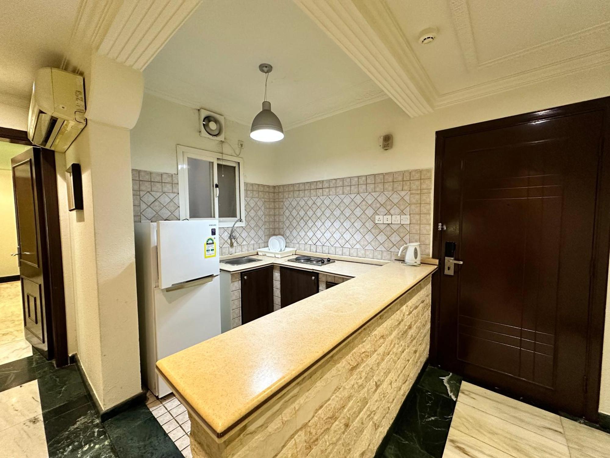 Delmon Hotel Suites DDjeddah Extérieur photo