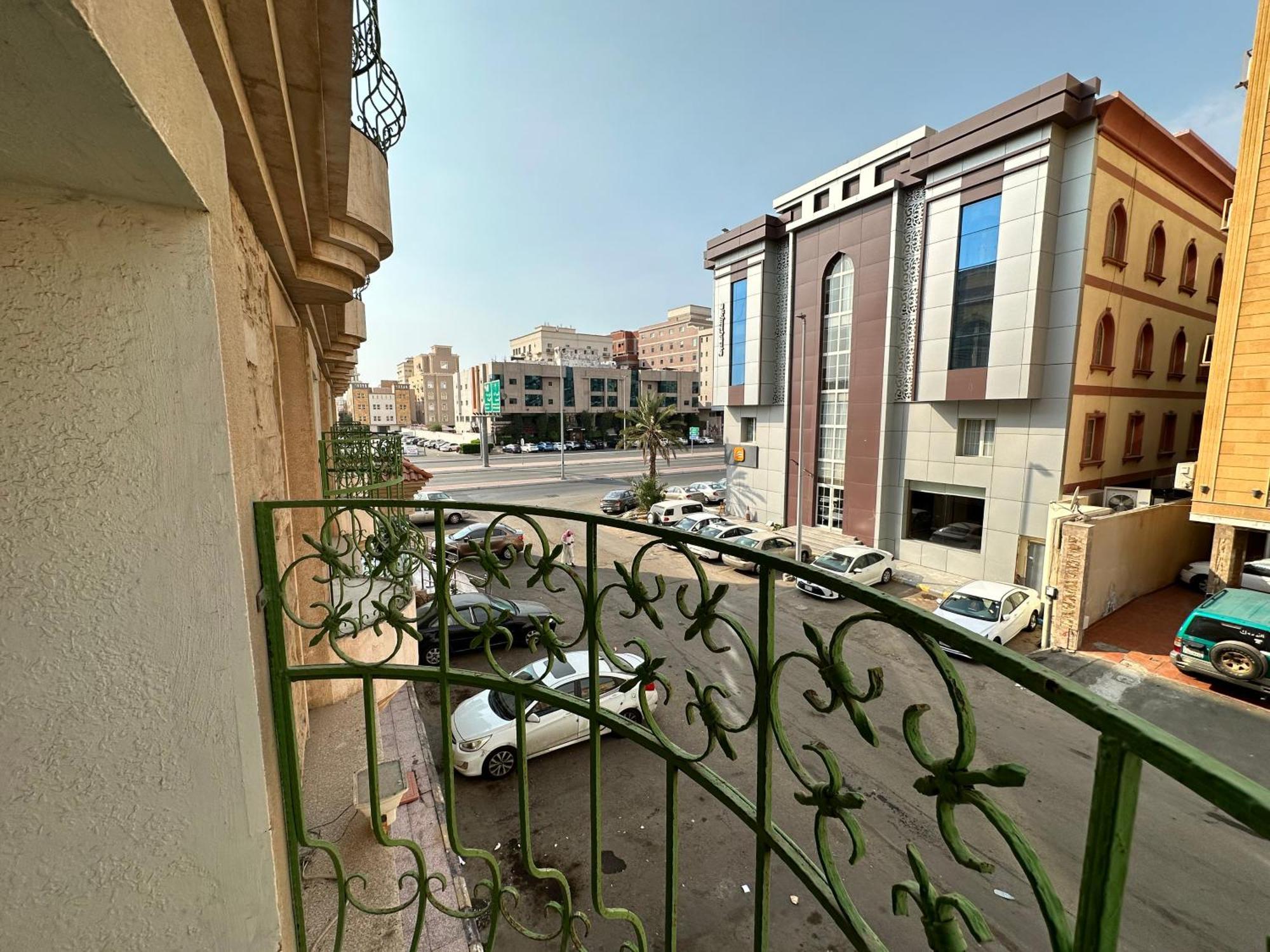 Delmon Hotel Suites DDjeddah Extérieur photo