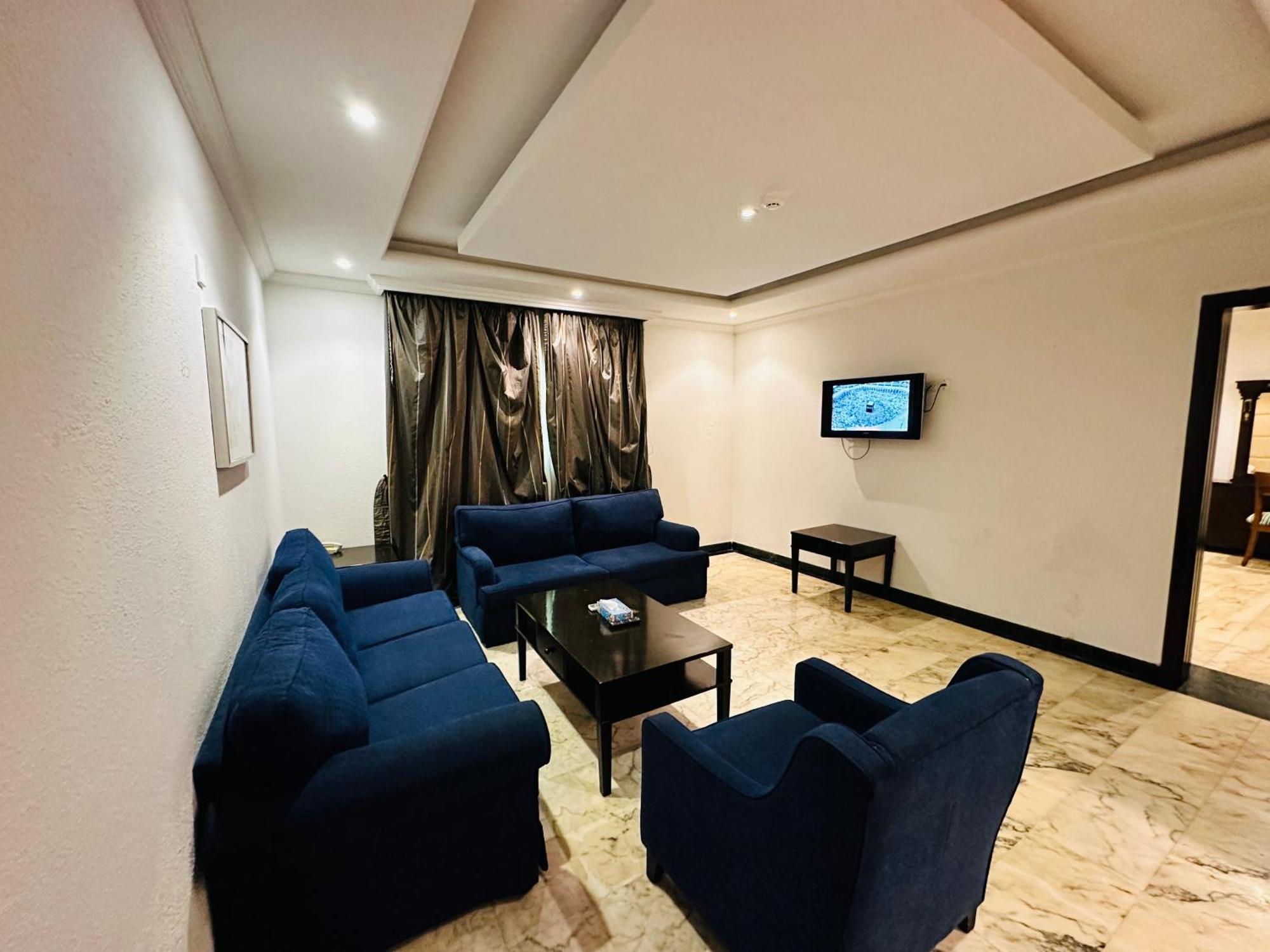 Delmon Hotel Suites DDjeddah Extérieur photo