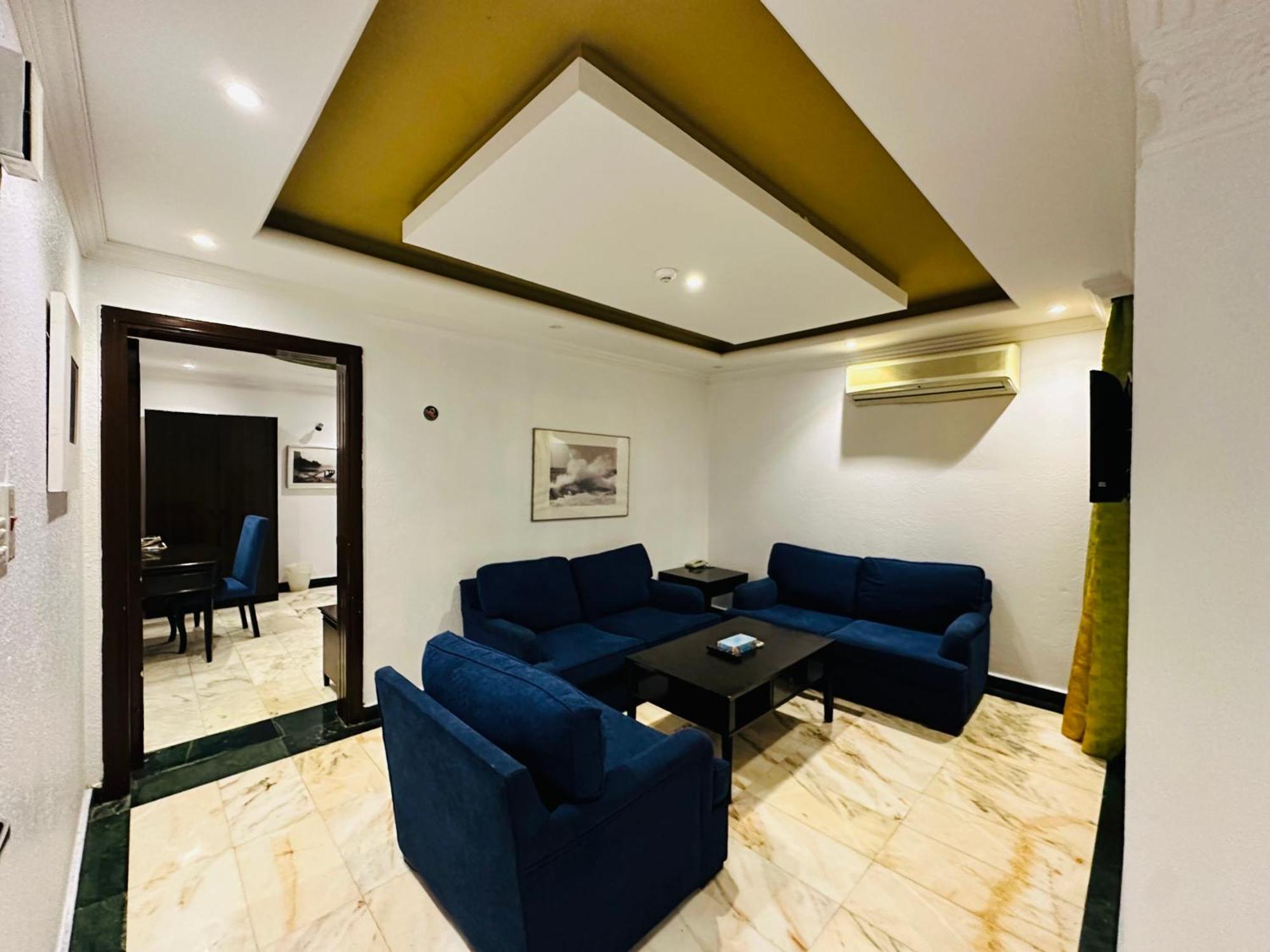Delmon Hotel Suites DDjeddah Extérieur photo