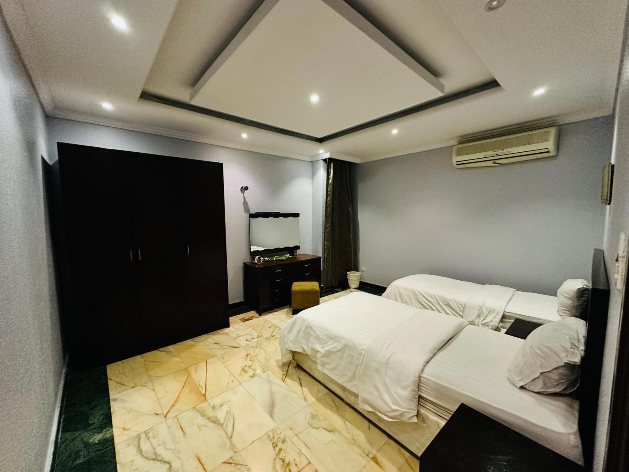 Delmon Hotel Suites DDjeddah Extérieur photo